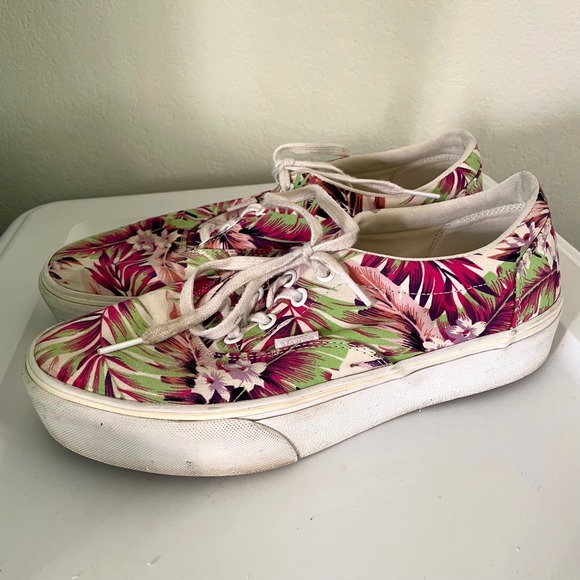 Vans Shoes - Vans tropical shoes Size 9.5 Classic Lace Up Hibiscus Palm Leaves Purple Pink